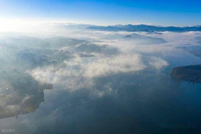 贵州威宁藏惊喜！1 片云海美到窒息，2200 米高原的冬日限定仙境 (图5)