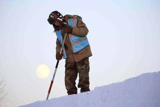 哈尔滨雪博会火出圈！零下20℃的坚守，他们用白雪雕出童话世界 (图8)