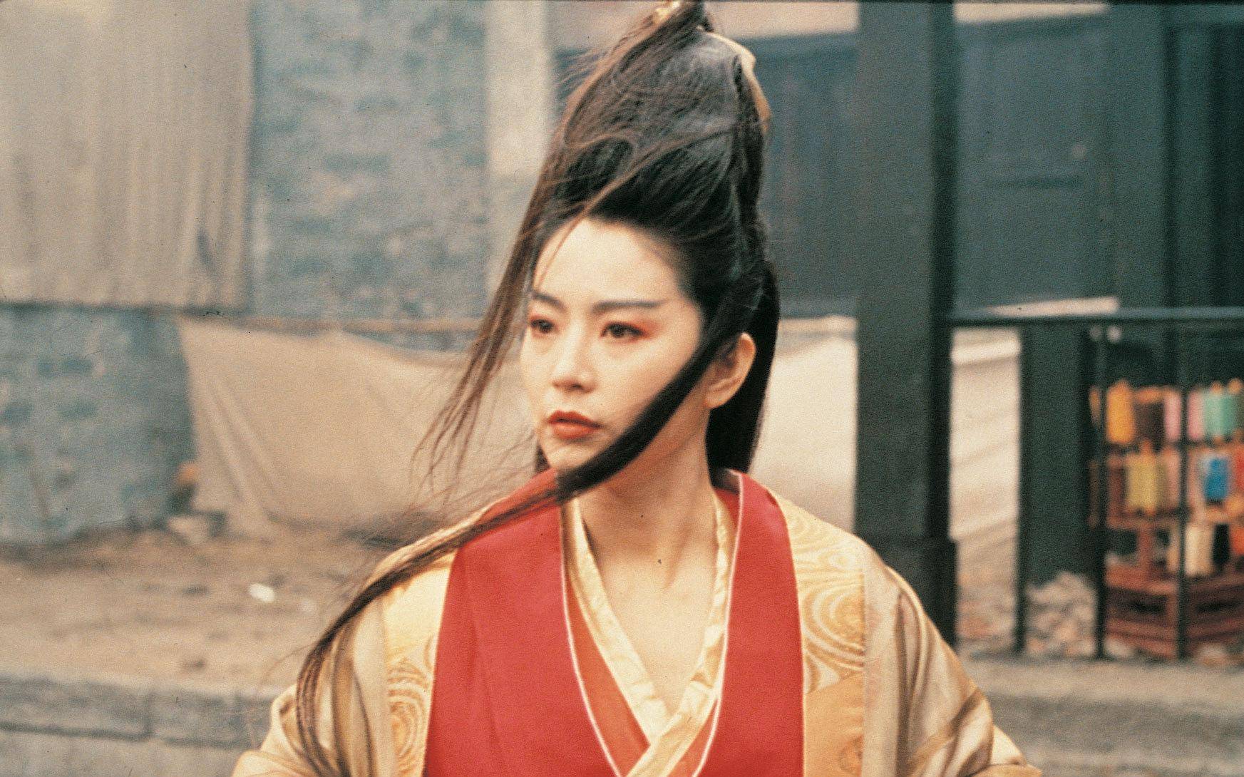 林青霞自曝豪宅遭大量蟑螂入侵,戴上手套空手抓蟑螂 (图6) 林青霞自曝豪宅遭大量蟑螂入侵,戴上手套空手抓蟑螂 (图6)