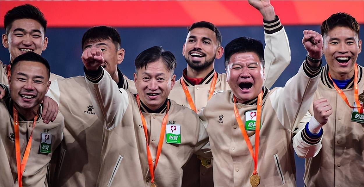 中超升班马如虎添翼,提前锁定南美天才攻击手,只需90万欧,新赛季保级无忧 (图1) 中超升班马如虎添翼,提前锁定南美天才攻击手,只需90万欧,新赛季保级无忧 (图1)