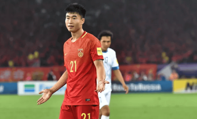 致命暴击!邓涵文决意离开武汉三镇,新东家已浮出水面,不是浙江 (图2) 致命暴击!邓涵文决意离开武汉三镇,新东家已浮出水面,不是浙江 (图2)