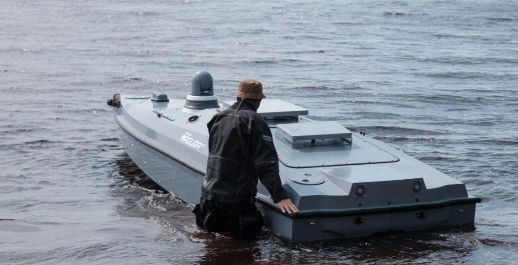 黑海袭船战,北约不忍了,首次开火击沉自爆艇,泽连斯基老家被炸! (图2) 黑海袭船战,北约不忍了,首次开火击沉自爆艇,泽连斯基老家被炸! (图2)