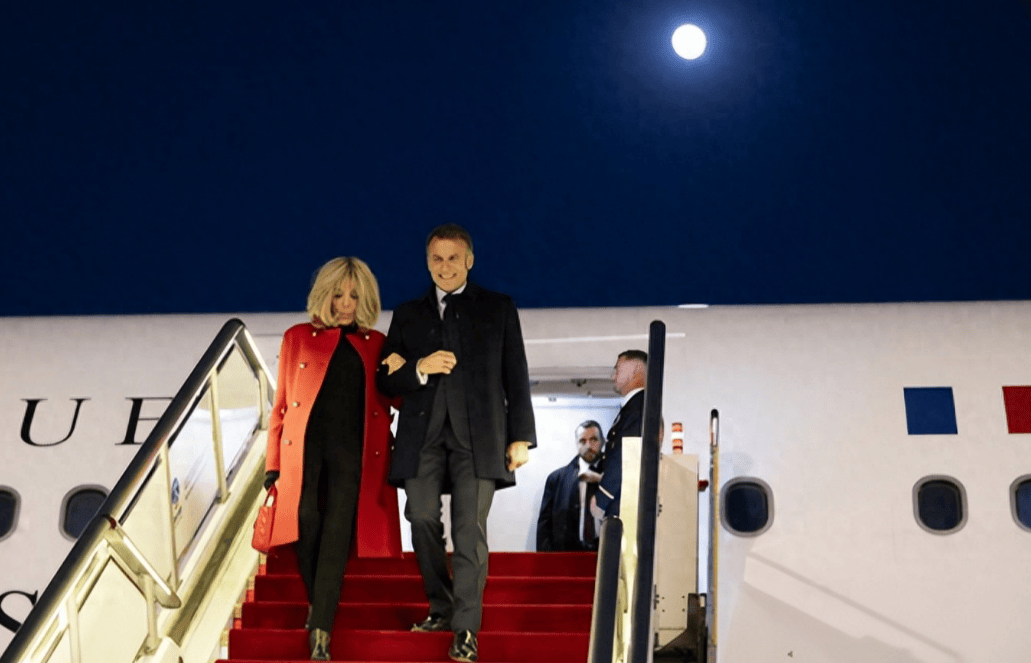 中法谈完，马克龙离开北京，临走前通告全球，日本真是怕啥来啥！ (图1)