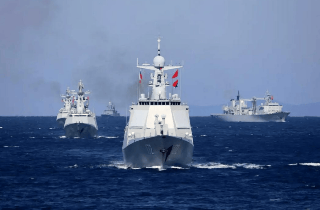 上百战舰集结东部海域!英媒:史无前例,大陆誓要进行最大规模武力展示? (图3) 上百战舰集结东部海域!英媒:史无前例,大陆誓要进行最大规模武力展示? (图3)