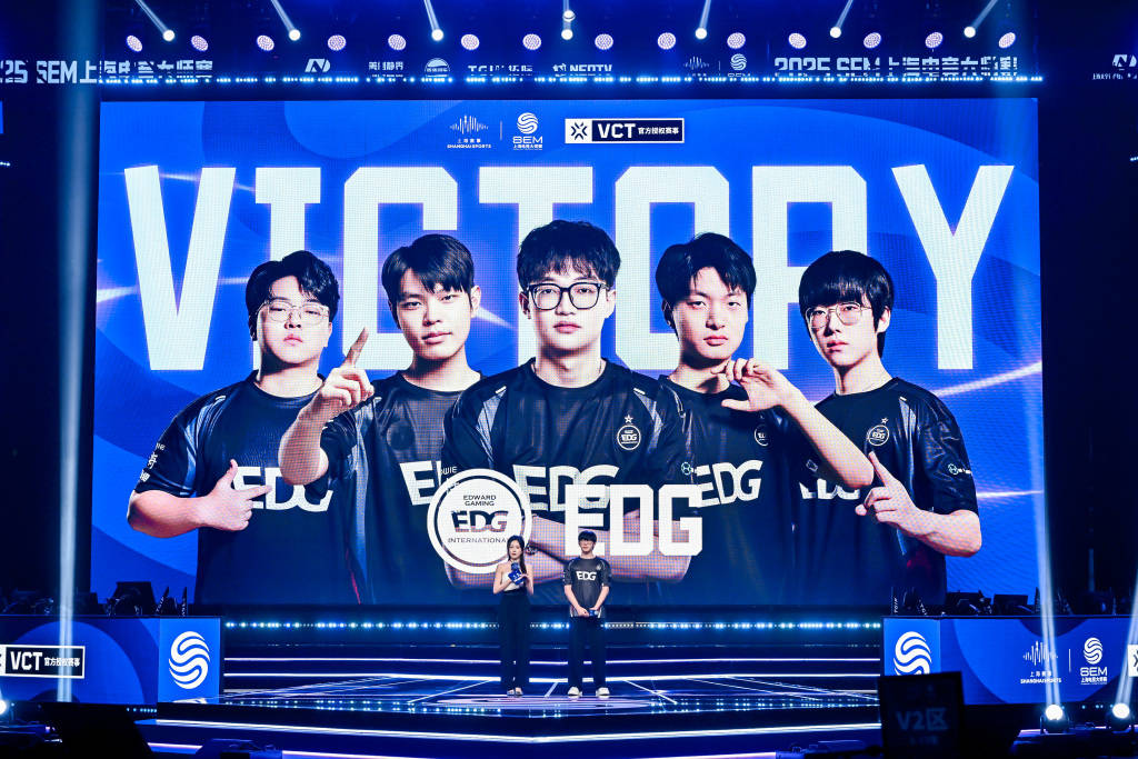 上海电竞大师赛再启航,“不止于赛”释放申城电竞新魅力 (图3) 上海电竞大师赛再启航,“不止于赛”释放申城电竞新魅力 (图3)