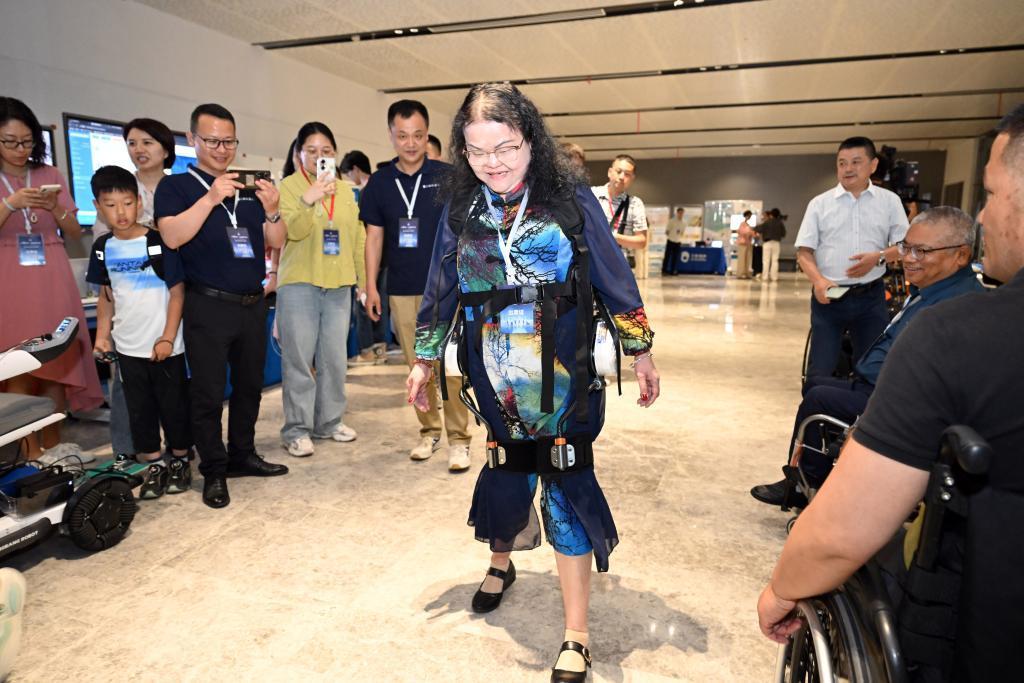 外骨骼机器人怎样安全走入寻常百姓家?(图3)