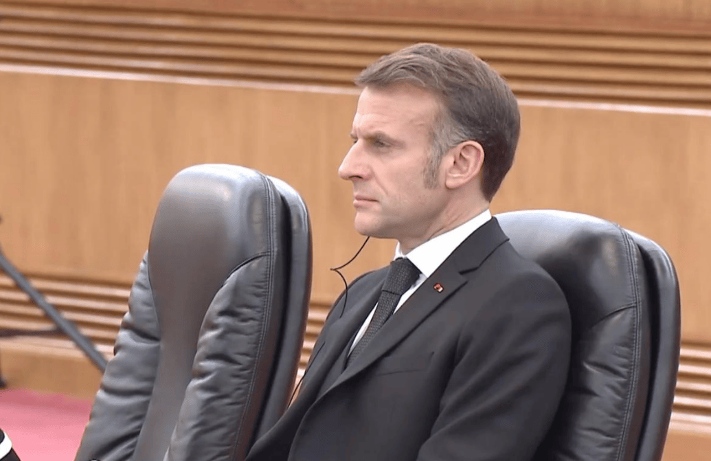 刚回国就对华“变脸”，马克龙放话：中企必须投资欧洲，否则将对华征税！(图2)