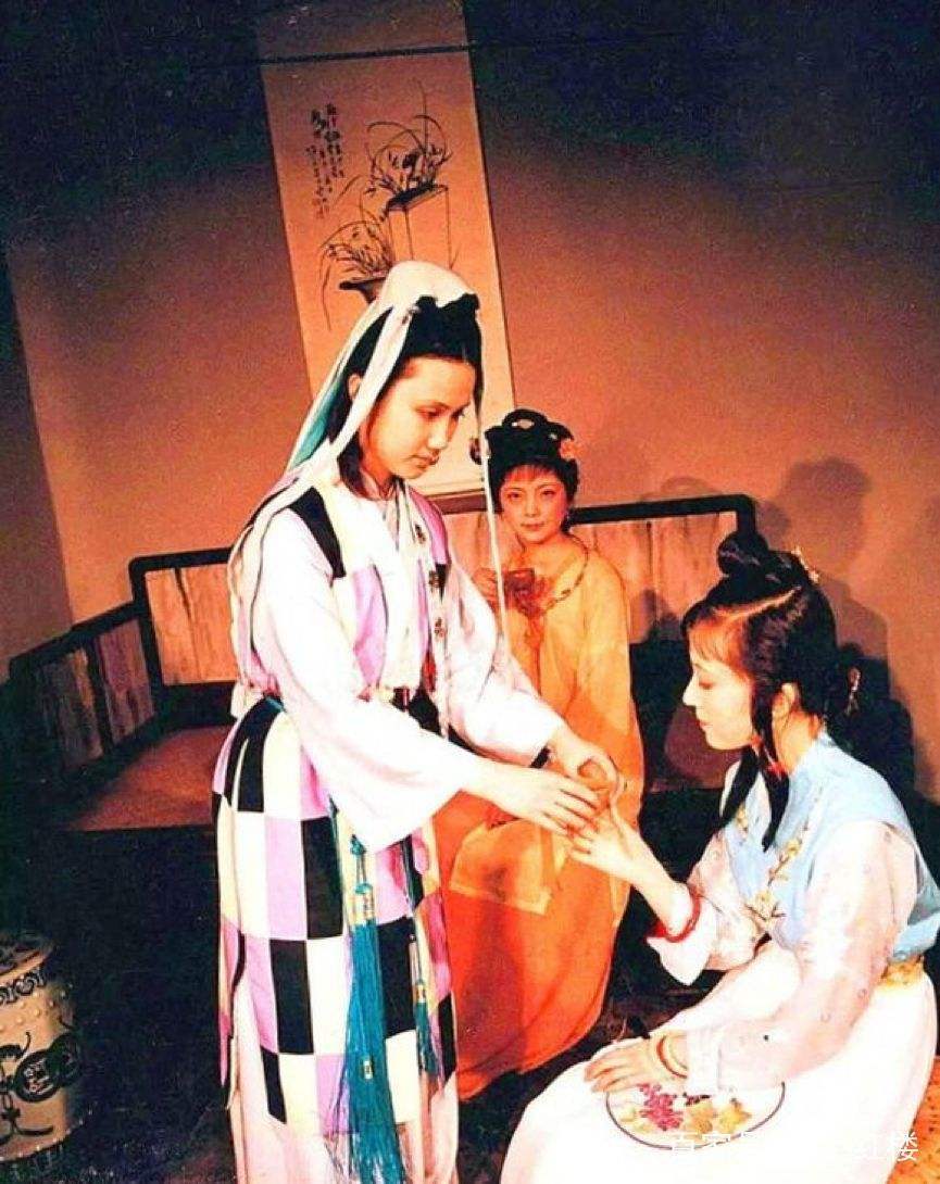 《红楼梦》里，最嫌刘姥姥的不是黛玉，是妙玉(图2)