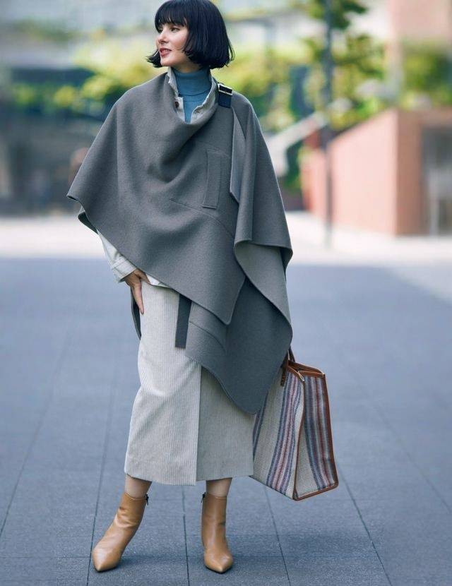这个冬天,50+姐姐穿“披肩大衣”绝了,优雅又有范(图8) 这个冬天,50+姐姐穿“披肩大衣”绝了,优雅又有范(图8)