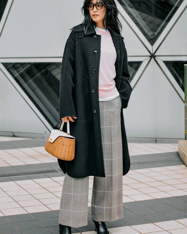 原来,黑色大衣的10倍高级,藏在廓形与层次营造的“精妙感”里 (图8) 原来,黑色大衣的10倍高级,藏在廓形与层次营造的“精妙感”里 (图8)