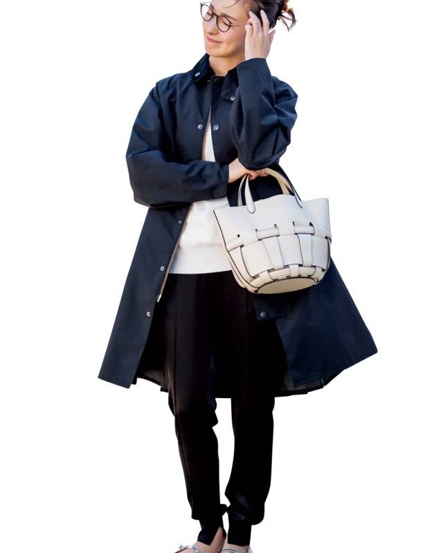 原来,黑色大衣的10倍高级,藏在廓形与层次营造的“精妙感”里 (图9) 原来,黑色大衣的10倍高级,藏在廓形与层次营造的“精妙感”里 (图9)