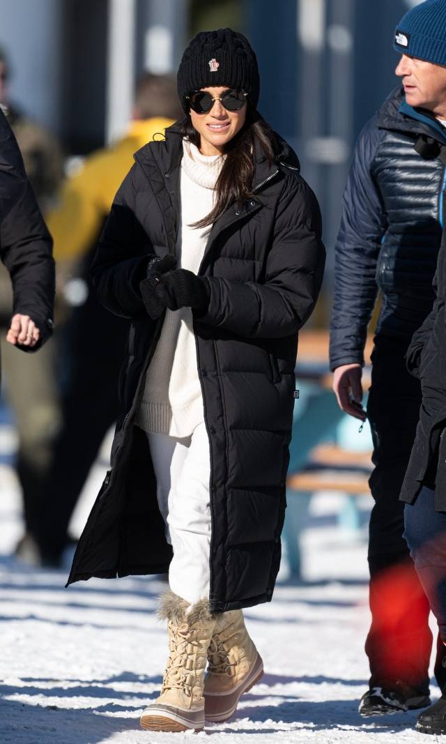 梅根衣品出众，用简约基础款，轻松塑造百变有型的风格 (图14)