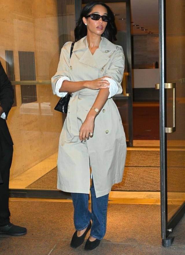 今年最火“风衣+裤子”，慵懒随性又时髦，走路带风超有范儿(图9)