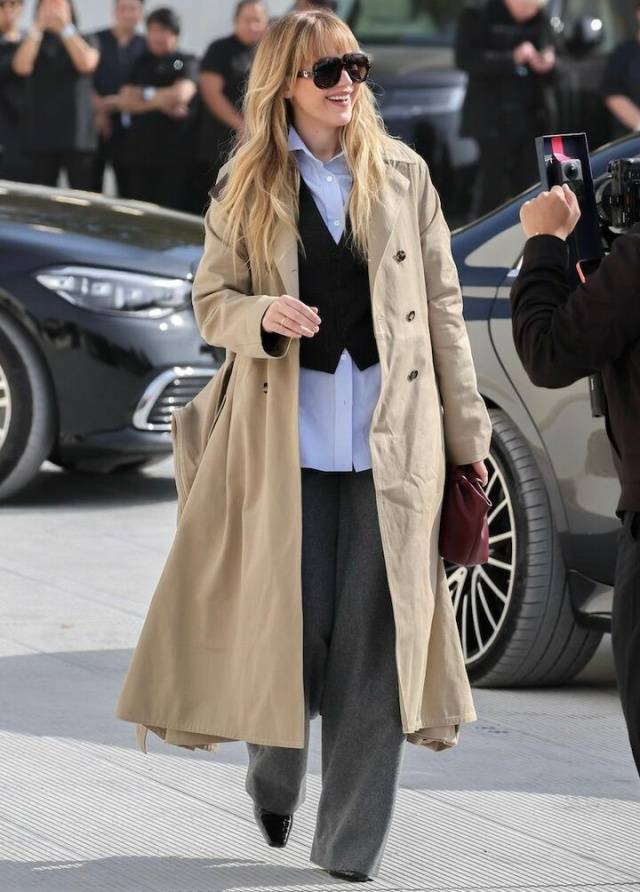 今年最火“风衣+裤子”，慵懒随性又时髦，走路带风超有范儿(图11)