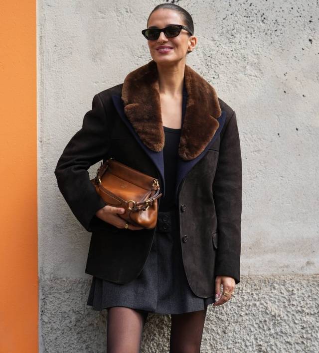 棕色+黑色低调中带高级，根据肤色选对棕色，轻松穿出好气色(图12)