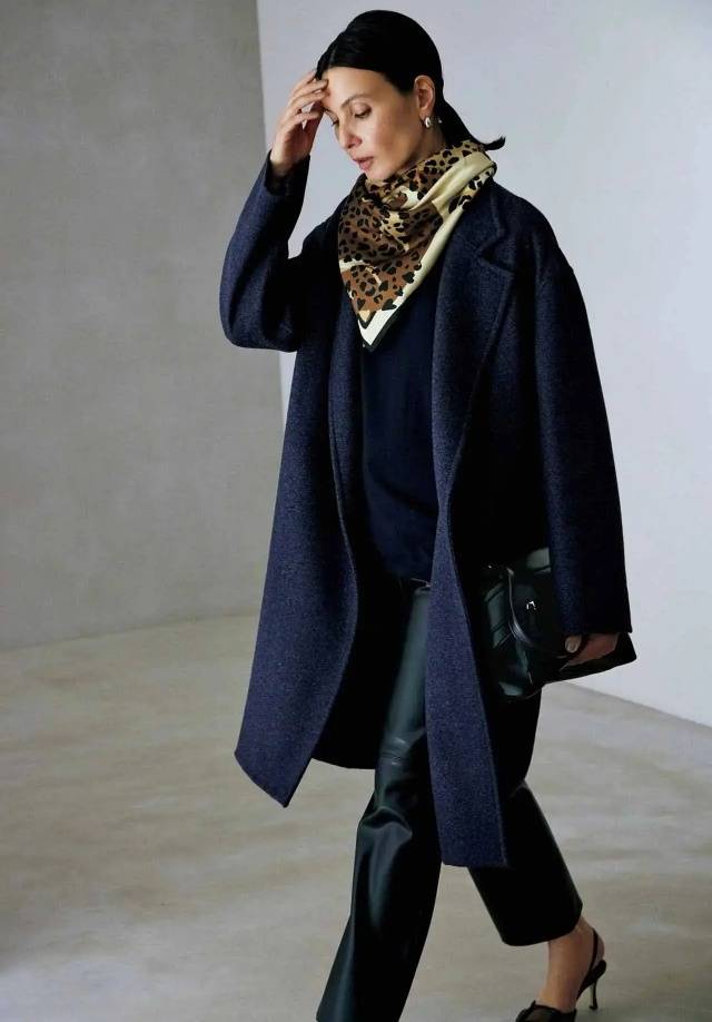 在这个初冬，50+姐姐这样穿，又暖又不费力的时髦(图8)