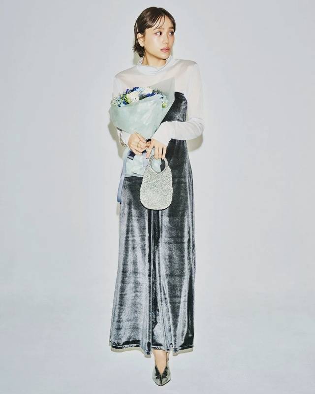 丝绒今冬火了，避胖穿搭攻略轻松拿捏瘦奢美，时髦翻倍 (图14)