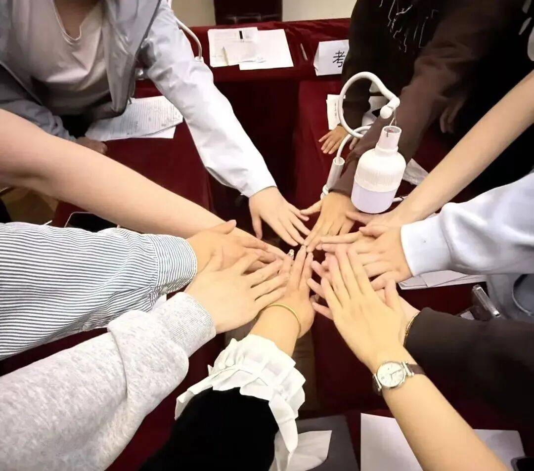 第一批大龄考公人:送走孩子,只求上岸 (图2) 第一批大龄考公人:送走孩子,只求上岸 (图2)