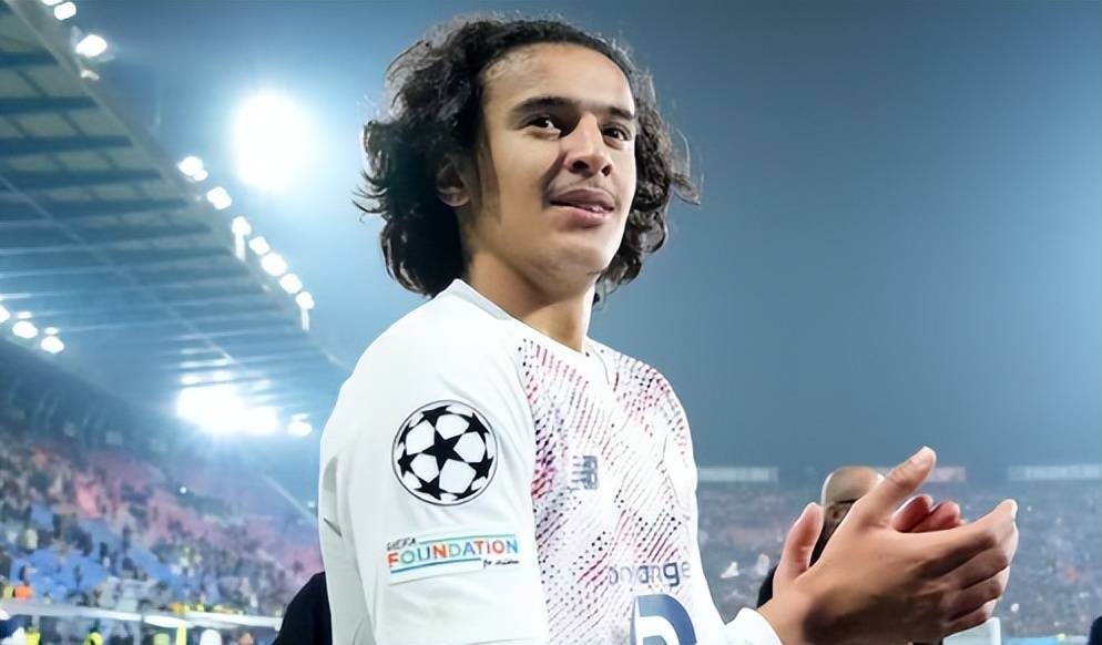 8岁法国中场天才新星横空出世,开价6000万欧,7大豪门抢疯了 (图2) 8岁法国中场天才新星横空出世,开价6000万欧,7大豪门抢疯了 (图2)