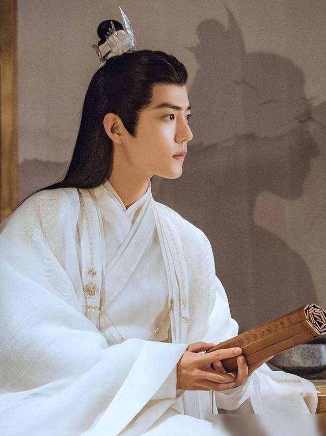 辣评得闲谨制：肖战封神，细糠超标，抗日神剧的“真香”定律 (图4)