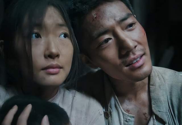 辣评得闲谨制：肖战封神，细糠超标，抗日神剧的“真香”定律 (图6)