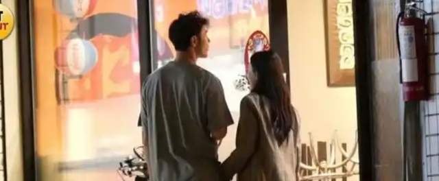 42岁阮经天恋爱,女友小他21岁还是富家千金,这段感情你站吗?(图3) 42岁阮经天恋爱,女友小他21岁还是富家千金,这段感情你站吗?(图3)