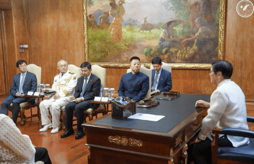 中国终于派出新大使,马科斯前所未有的热情,希望中方答应一件事 (图2) 中国终于派出新大使,马科斯前所未有的热情,希望中方答应一件事 (图2)