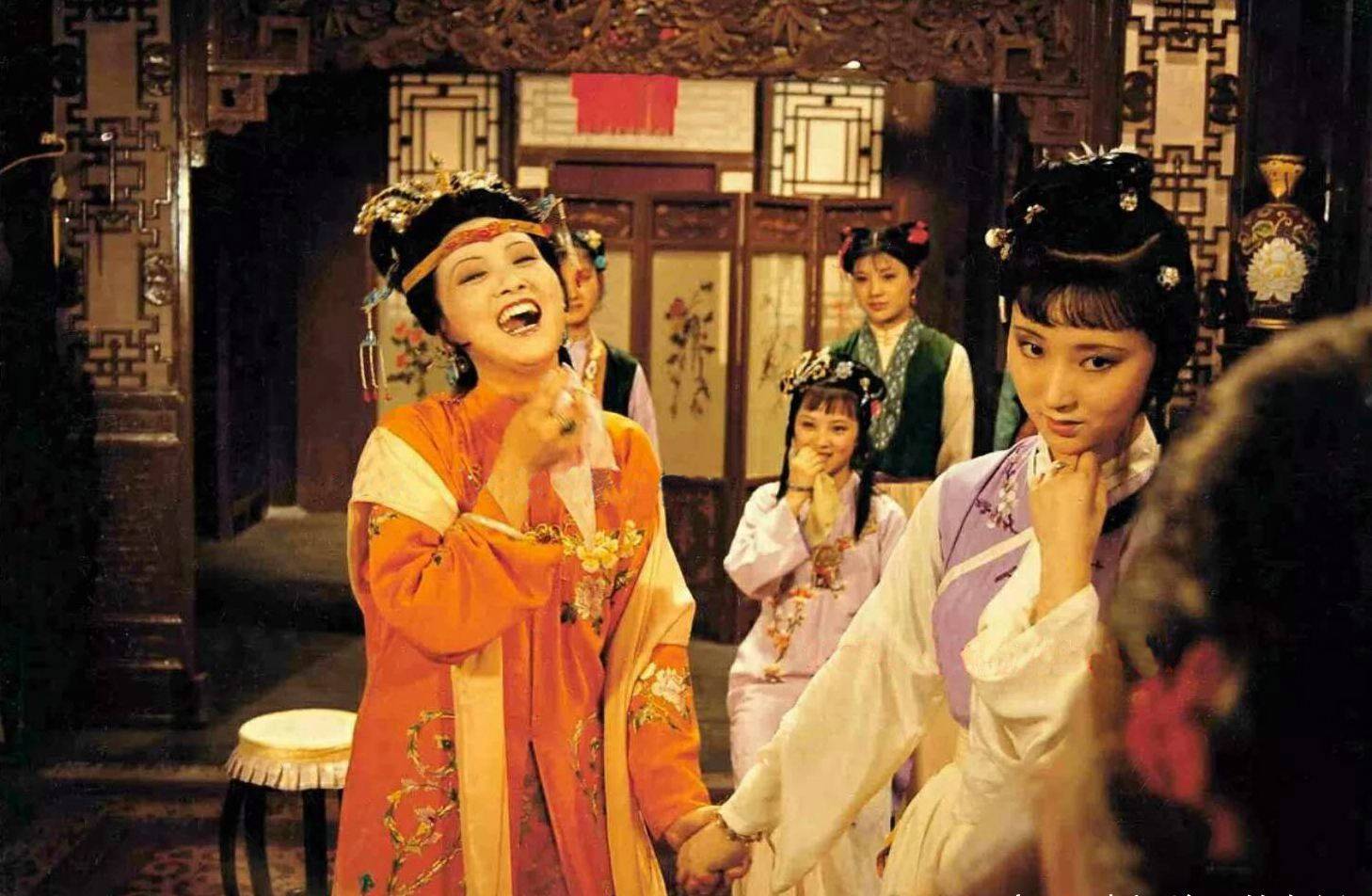 读《红楼梦》：王熙凤为何亲黛玉而远宝钗？(图3)