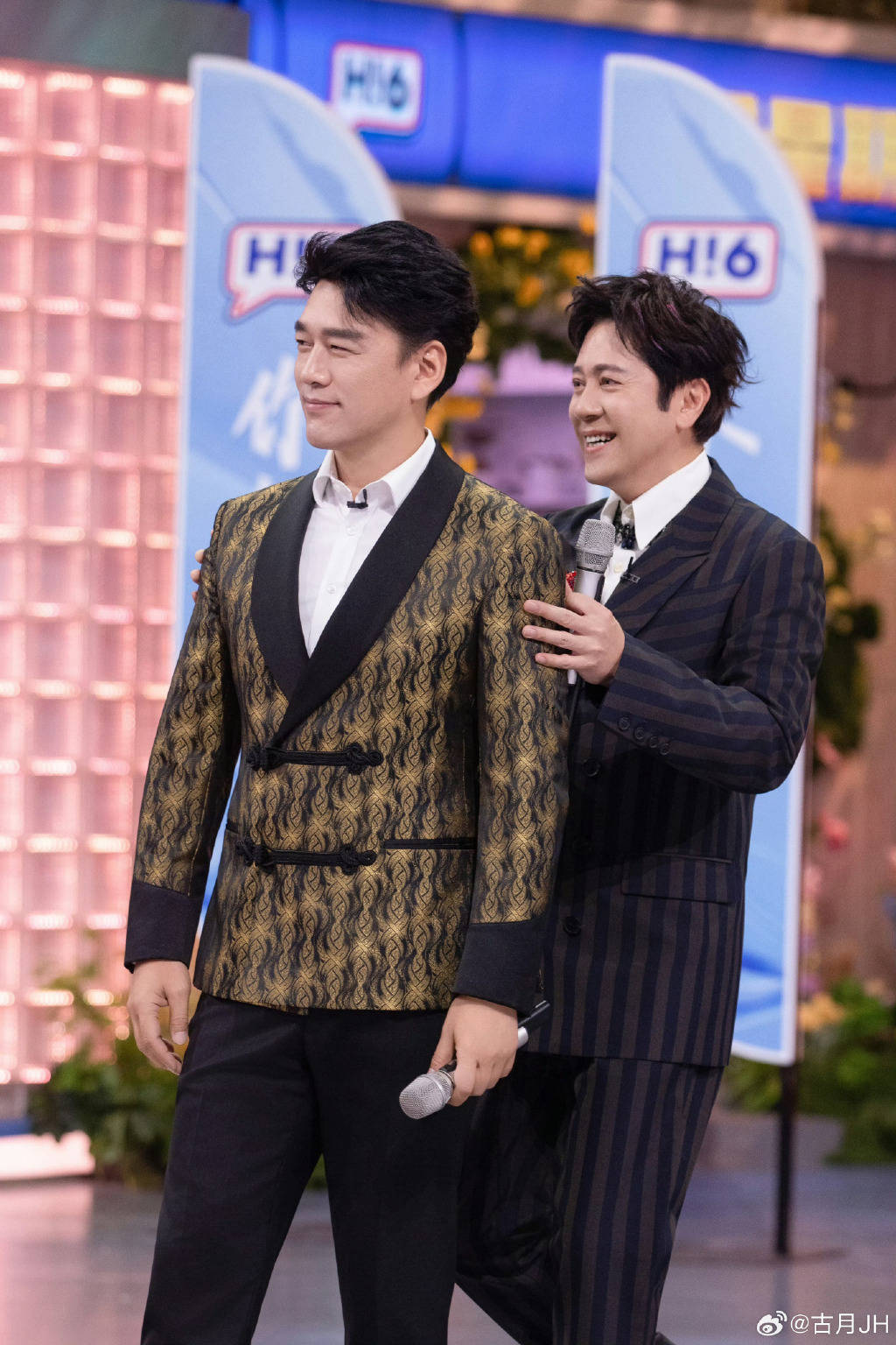 曝王耀庆蔡国庆闹掰！两人用互动打破“决裂”传言 (图2)