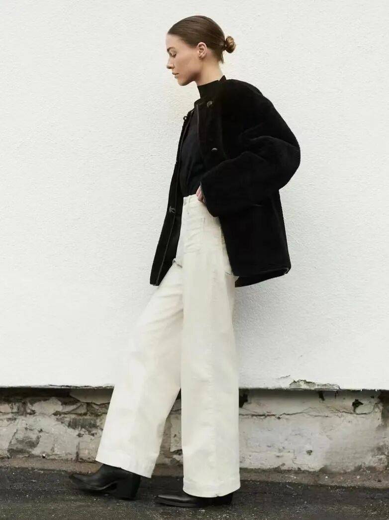 今冬“阔腿裤”新穿法火了,搭配短外套显高显瘦,这么穿才更时髦 (图8) 今冬“阔腿裤”新穿法火了,搭配短外套显高显瘦,这么穿才更时髦 (图8)