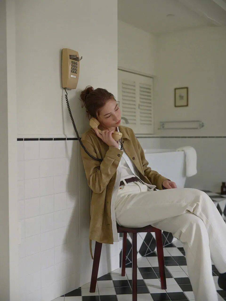 今冬“阔腿裤”新穿法火了,搭配短外套显高显瘦,这么穿才更时髦 (图10) 今冬“阔腿裤”新穿法火了,搭配短外套显高显瘦,这么穿才更时髦 (图10)