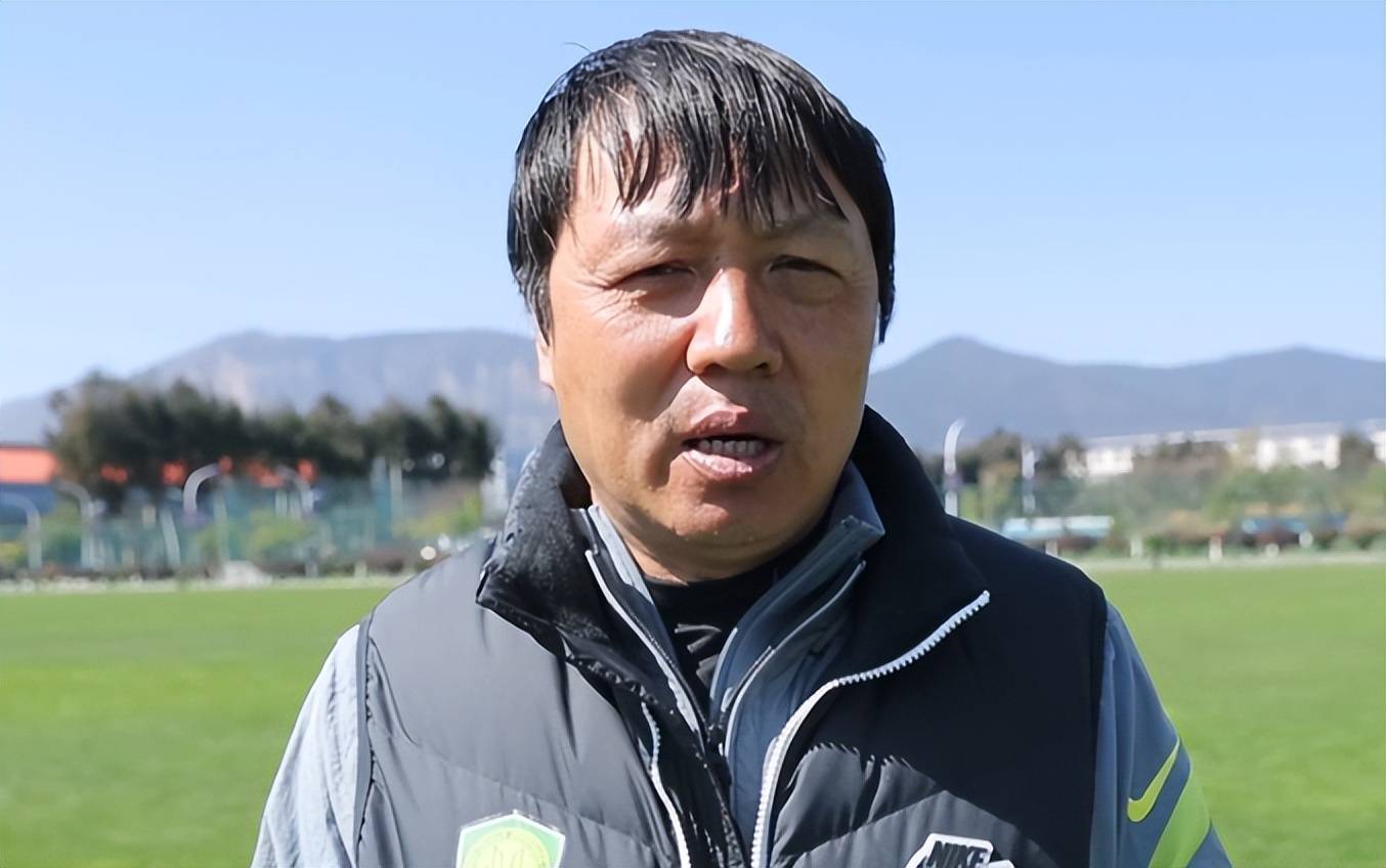 徐正源续约发生大反转,谈判成死局,成都蓉城有预案,救火教练已浮出水面 (图4) 徐正源续约发生大反转,谈判成死局,成都蓉城有预案,救火教练已浮出水面 (图4)