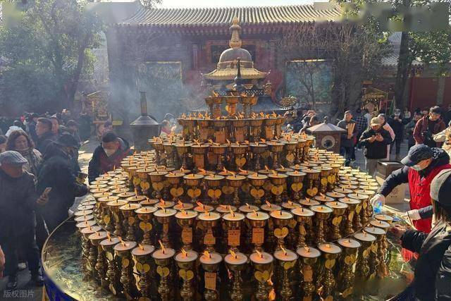 万盏灯火映长安!广仁寺燃灯节引万人奔赴,藏着西安文旅密码 (图18) 万盏灯火映长安!广仁寺燃灯节引万人奔赴,藏着西安文旅密码 (图18)