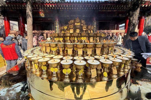 万盏灯火映长安!广仁寺燃灯节引万人奔赴,藏着西安文旅密码 (图17) 万盏灯火映长安!广仁寺燃灯节引万人奔赴,藏着西安文旅密码 (图17)