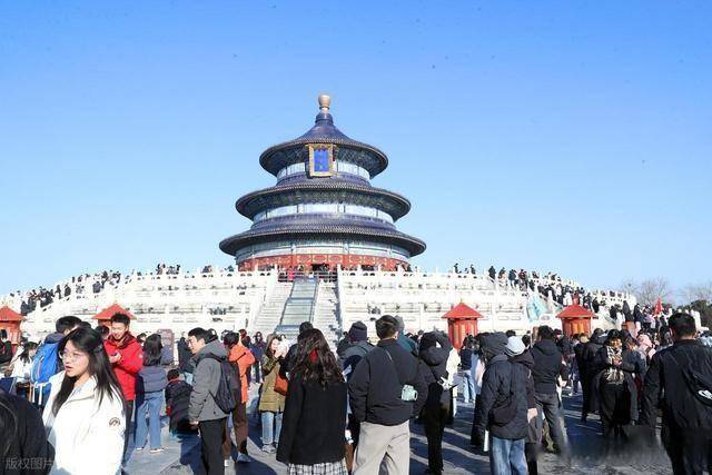 等了 一年的雪!北京人涌向天坛:红墙白雪里藏着最浓的老城情怀! (图12) 等了 一年的雪!北京人涌向天坛:红墙白雪里藏着最浓的老城情怀! (图12)