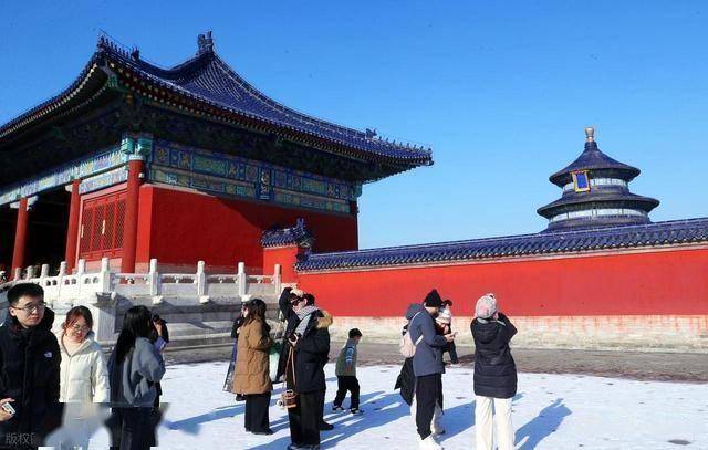 等了 一年的雪!北京人涌向天坛:红墙白雪里藏着最浓的老城情怀! (图13) 等了 一年的雪!北京人涌向天坛:红墙白雪里藏着最浓的老城情怀! (图13)