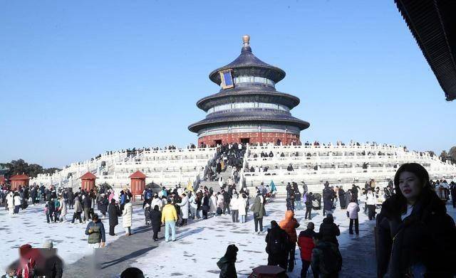 等了 一年的雪!北京人涌向天坛:红墙白雪里藏着最浓的老城情怀! (图15) 等了 一年的雪!北京人涌向天坛:红墙白雪里藏着最浓的老城情怀! (图15)