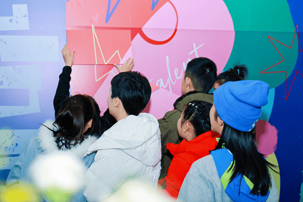 “艺韵全球・乐育英才” 公益音乐会启幕 音乐为桥,让每颗心灵并肩绽放(图4) “艺韵全球・乐育英才” 公益音乐会启幕 音乐为桥,让每颗心灵并肩绽放(图4)