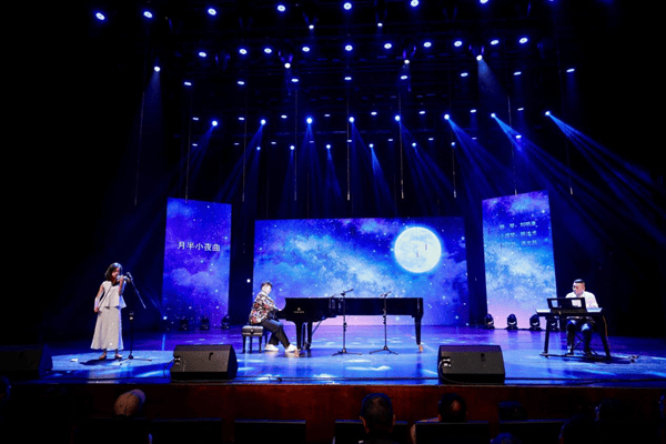 “艺韵全球・乐育英才” 公益音乐会启幕 音乐为桥,让每颗心灵并肩绽放(图7) “艺韵全球・乐育英才” 公益音乐会启幕 音乐为桥,让每颗心灵并肩绽放(图7)