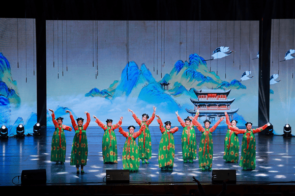 “艺韵全球・乐育英才” 公益音乐会启幕 音乐为桥,让每颗心灵并肩绽放(图10) “艺韵全球・乐育英才” 公益音乐会启幕 音乐为桥,让每颗心灵并肩绽放(图10)