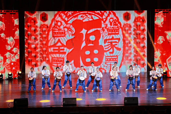 “艺韵全球・乐育英才” 公益音乐会启幕 音乐为桥,让每颗心灵并肩绽放(图9) “艺韵全球・乐育英才” 公益音乐会启幕 音乐为桥,让每颗心灵并肩绽放(图9)