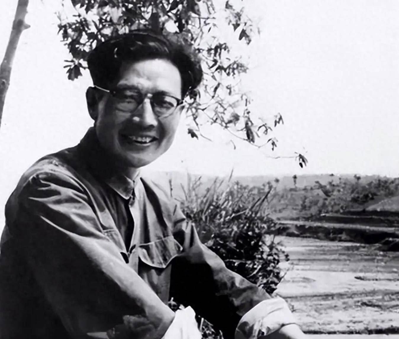 一生积蓄临终全捐国家,周立波染病在京离世,发妻几度泪如雨下 (图1) 一生积蓄临终全捐国家,周立波染病在京离世,发妻几度泪如雨下 (图1)