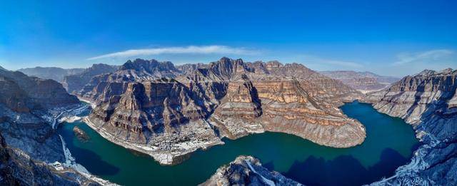 河南安阳林州：雪后太行大峡谷银装素裹 美景如画(图2)