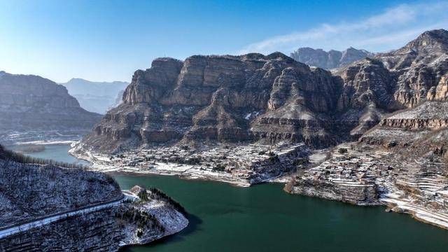 河南安阳林州：雪后太行大峡谷银装素裹 美景如画(图3)