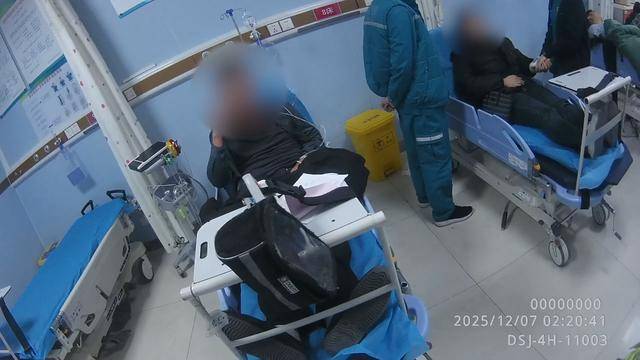 6公里8分钟 交警变身代驾为孕妇紧急开道 (图3) 6公里8分钟 交警变身代驾为孕妇紧急开道 (图3)