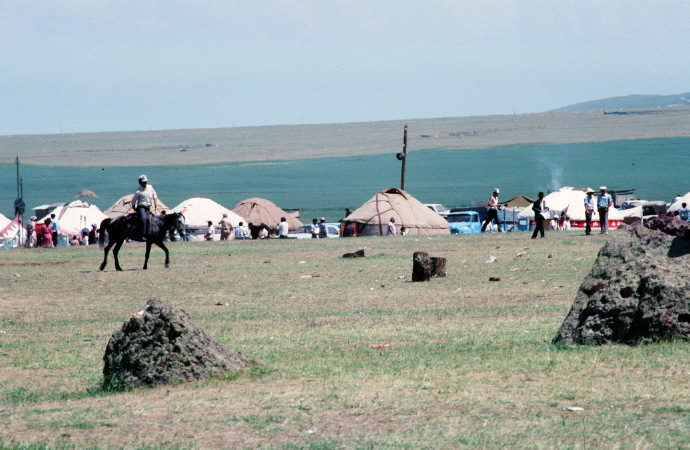 哈萨克斯坦1990年代