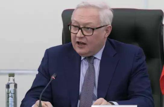 特朗普称俄乌和平临近,俄方罕见积极回应,泽连斯基却拒绝关键条件 (图2) 特朗普称俄乌和平临近,俄方罕见积极回应,泽连斯基却拒绝关键条件 (图2)