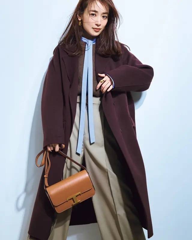 日杂轻熟女12月职业穿搭榜：灰棕最受欢迎，黄色搭配夺魁显气质 (图5)