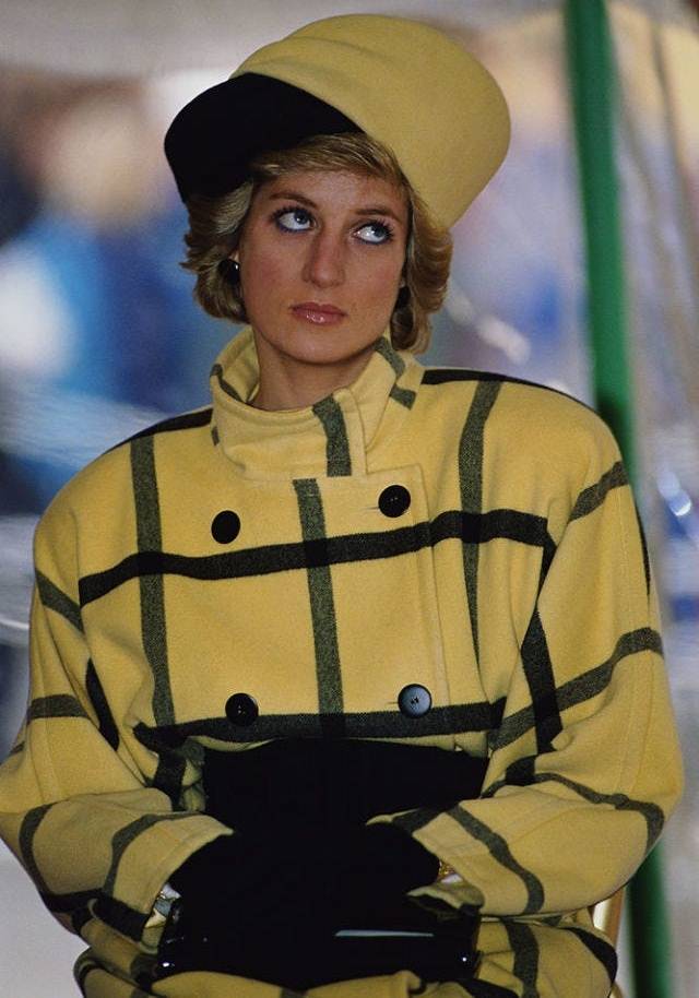 冬日复古格纹回归，掌握这几种搭配，轻松穿出时髦英伦风 (图13)