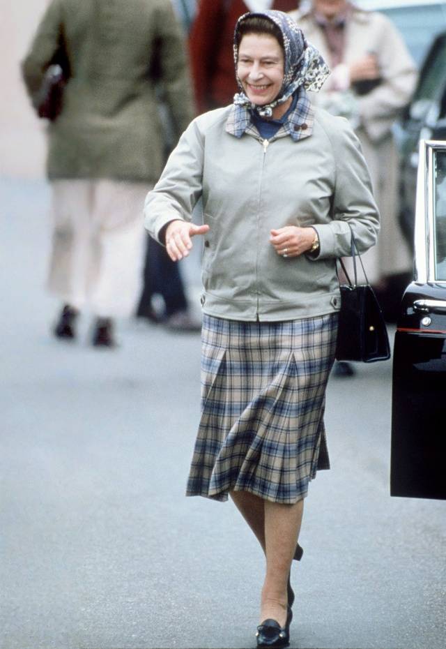 冬日复古格纹回归，掌握这几种搭配，轻松穿出时髦英伦风 (图14)